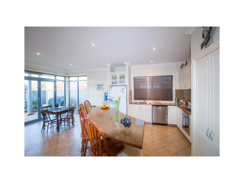 37 Kingfisher Dr West, Moama NSW 2731