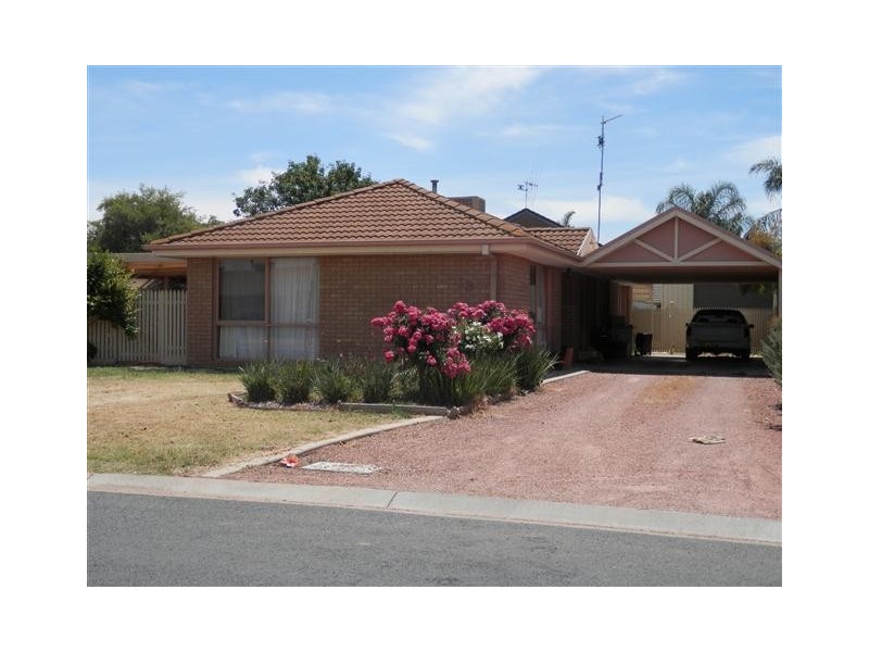 18 Pevencey Place, Echuca VIC 3564