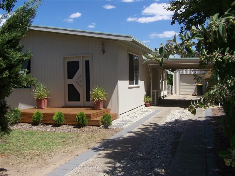 318 Macauley Street, Hay NSW 2711