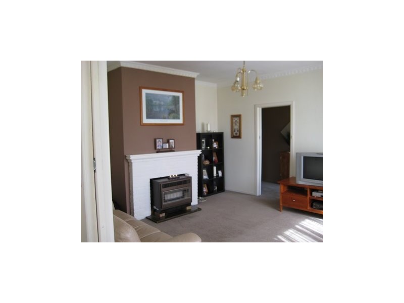 141 Elizabeth St, Edenhope VIC 3318