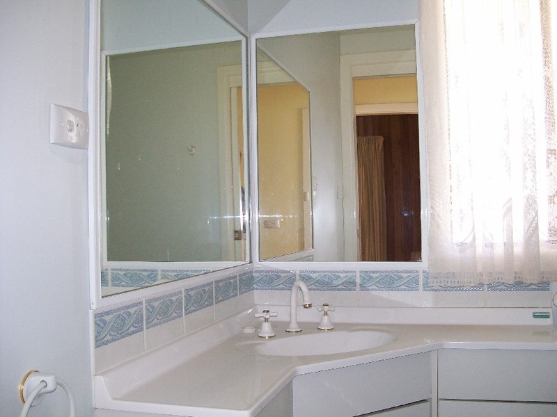 9 HAMPDEN STREET, Finley NSW 2713