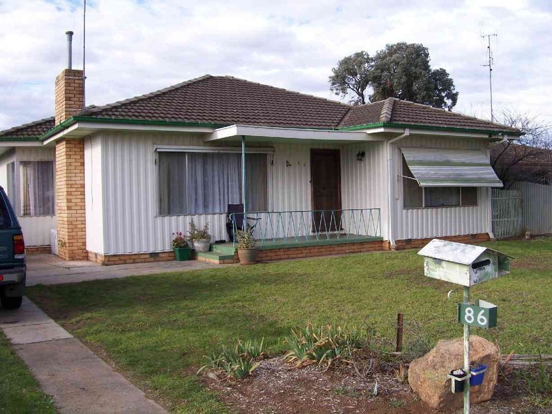 86 TOCUMWAL STREET, Finley NSW 2713