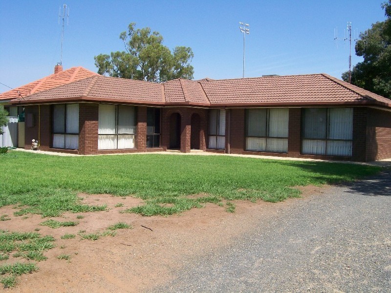 88 WOLLAMAI STREET, Finley NSW 2713