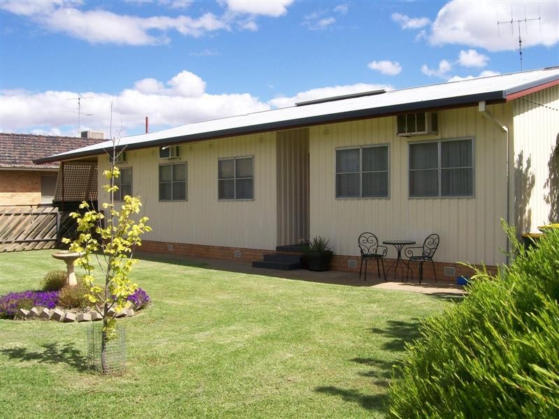 66 Osborne St, Finley NSW 2713
