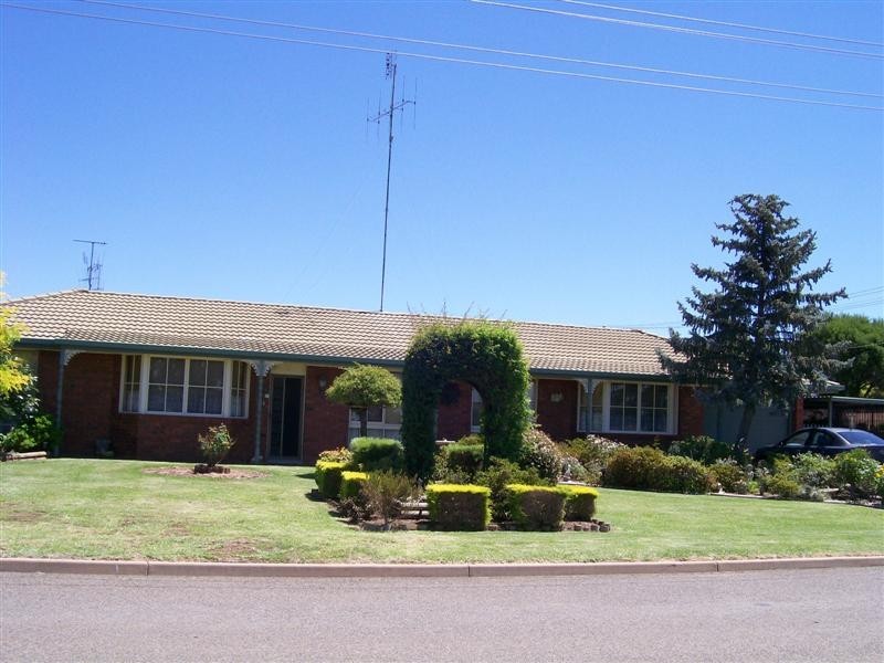 25 WILLIAM ST, Finley NSW 2713