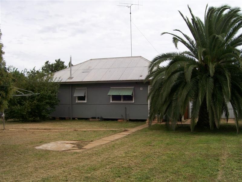 31 Hampden St, Finley NSW 2713