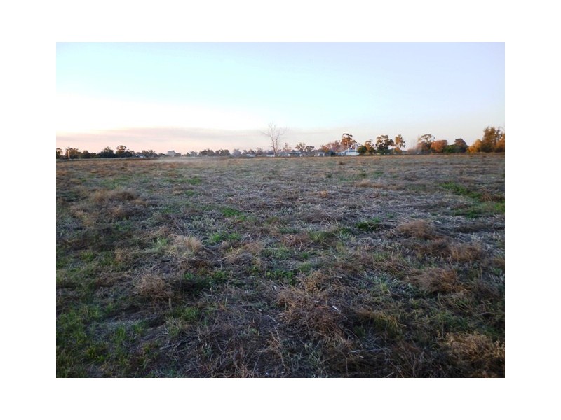 00 Howe St, Finley NSW 2713