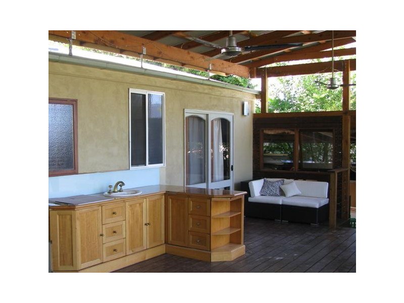 15 Hillside Ave, Eildon VIC 3713