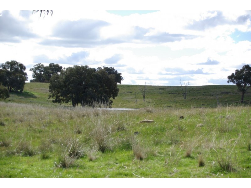 68 McPhersons Road, Heathcote VIC 3523