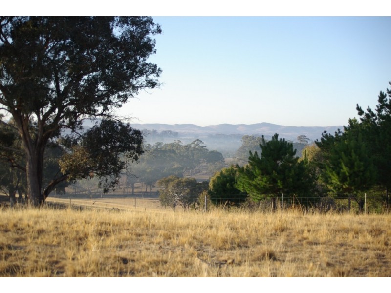 68 McPhersons Road, Heathcote VIC 3523