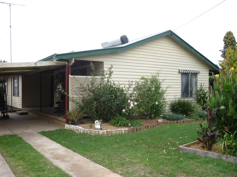 19 Findlay Ave, Leitchville VIC 3567
