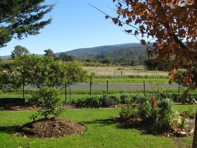 Buxton VIC 3711