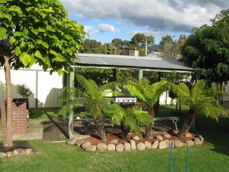 4 Ninth Street, Eildon VIC 3713