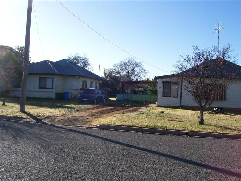 27 and 29 Hampden St, Finley NSW 2713