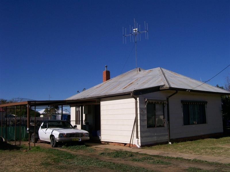 27 and 29 Hampden St, Finley NSW 2713