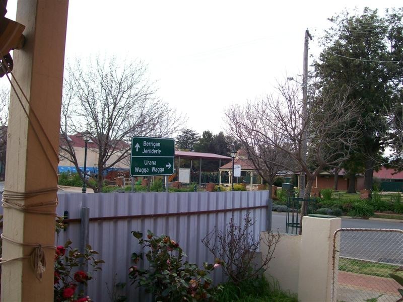 Oaklands NSW 2646