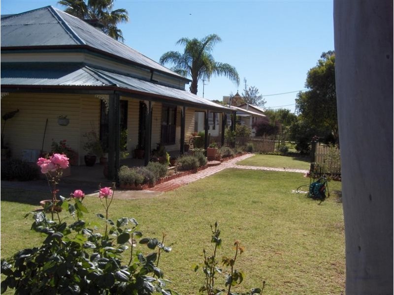 80 Mahonga St, Jerilderie NSW 2716