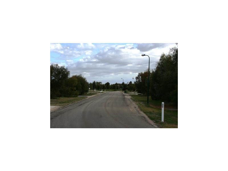 2 Derham Drive, Swan Hill VIC 3585