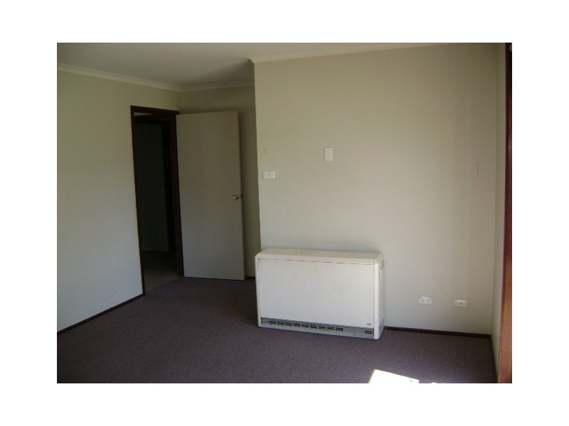 16 Hawthorne Crt, Kerang VIC 3579