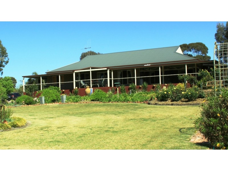 303 River Road, Nyah VIC 3594