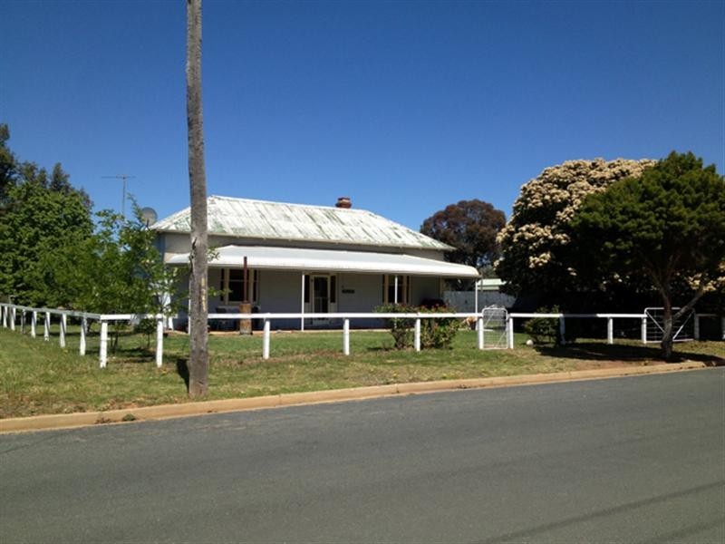 Oaklands NSW 2646