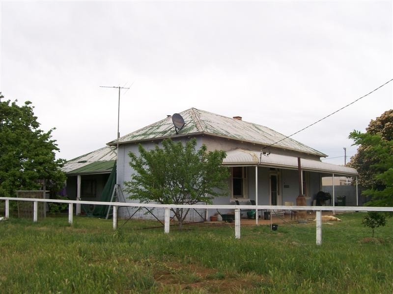 Oaklands NSW 2646