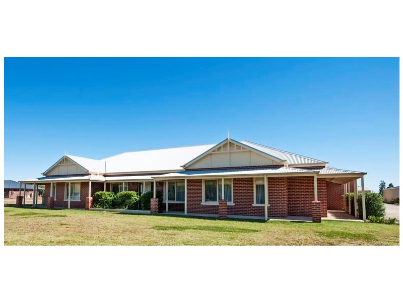 10 Hocking Drive, Swan Hill VIC 3585