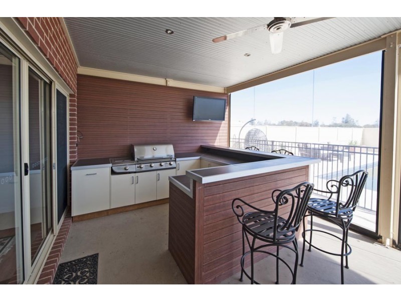 10 Hocking Drive, Swan Hill VIC 3585