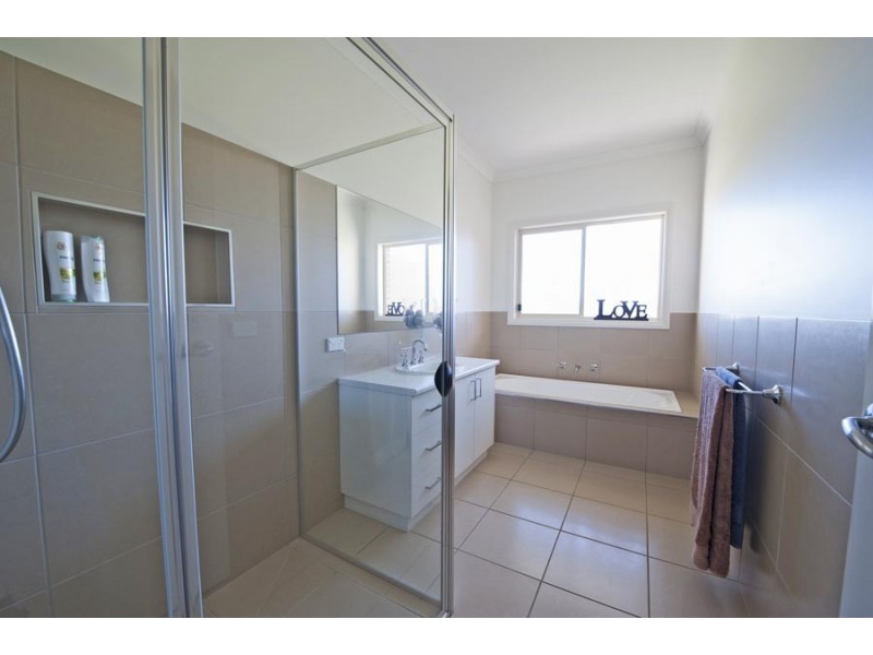 10 Hocking Drive, Swan Hill VIC 3585