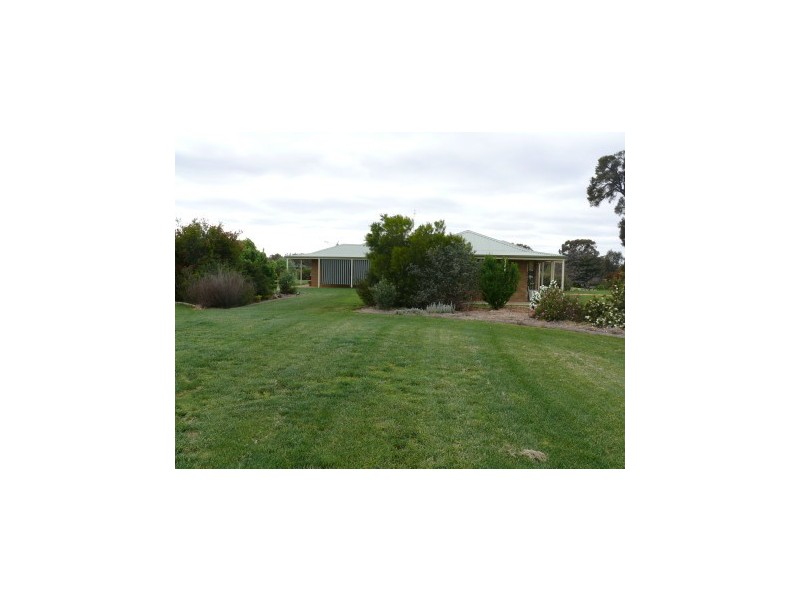 894 Cobb Highway, Moama NSW 2731