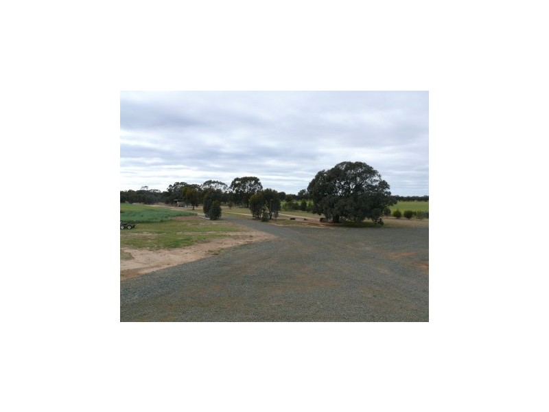 894 Cobb Highway, Moama NSW 2731