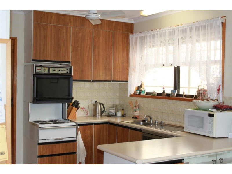 8 Leng Street, Kerang VIC 3579