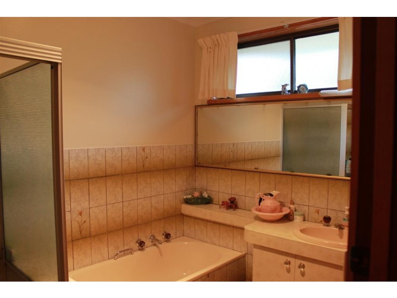 8 Leng Street, Kerang VIC 3579