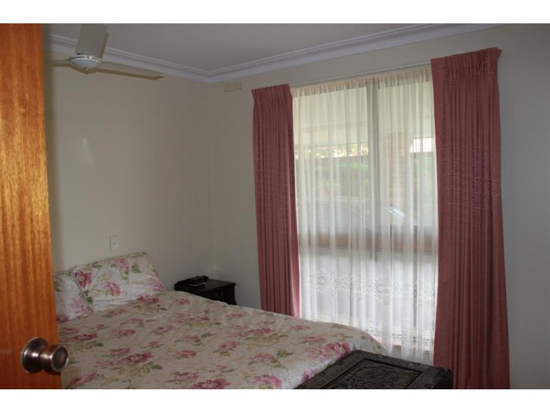 8 Leng Street, Kerang VIC 3579
