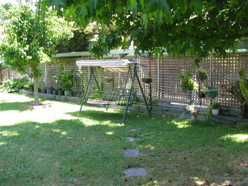 8 Savage Court, Eildon VIC 3713