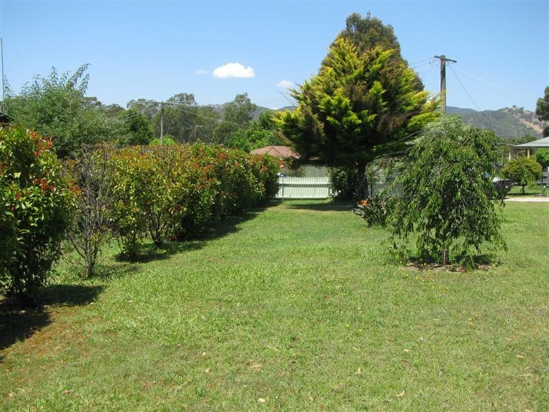 8 Savage Court, Eildon VIC 3713