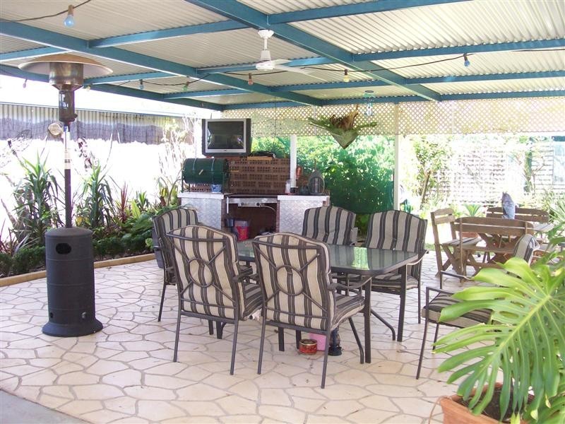 25 Young St, Oaklands NSW 2646