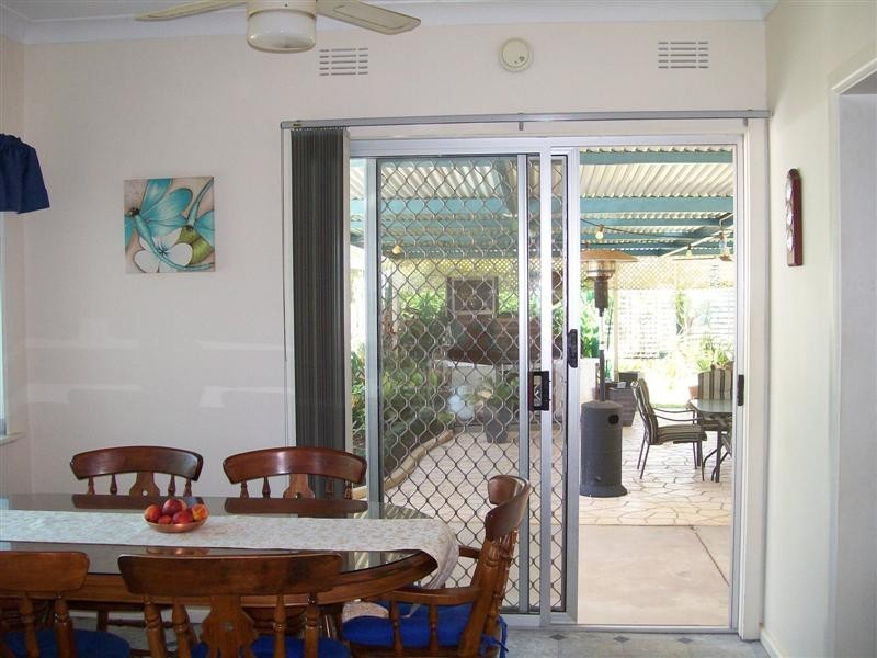 25 Young St, Oaklands NSW 2646