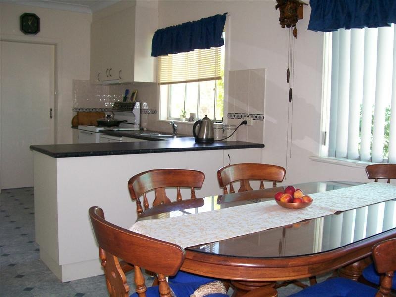 25 Young St, Oaklands NSW 2646