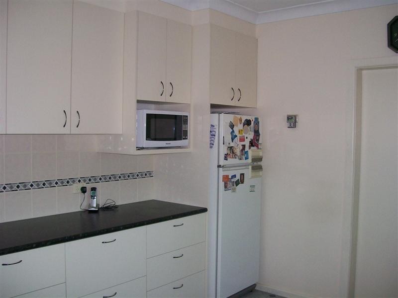 25 Young St, Oaklands NSW 2646