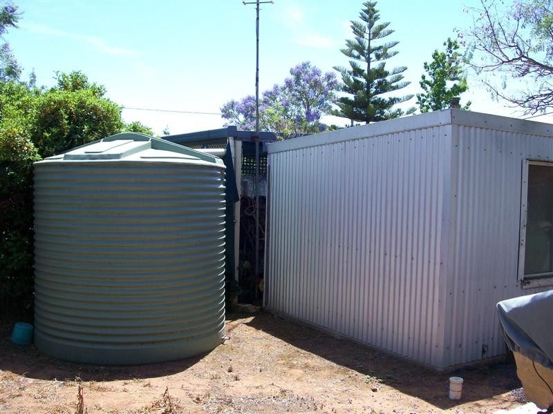 25 Young St, Oaklands NSW 2646