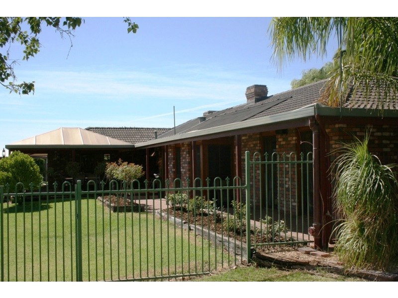 29 McFarlane Road, Swan Hill VIC 3585