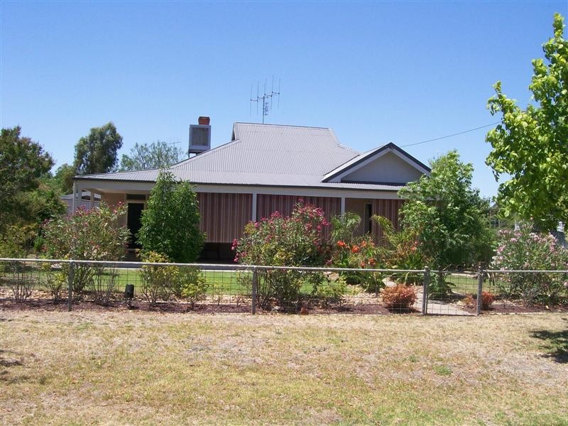 2 Tocumwal St, Finley NSW 2713