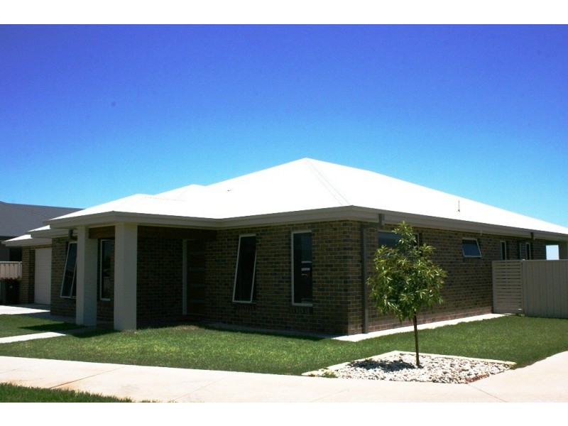 27 Boobialla Drive, Swan Hill VIC 3585
