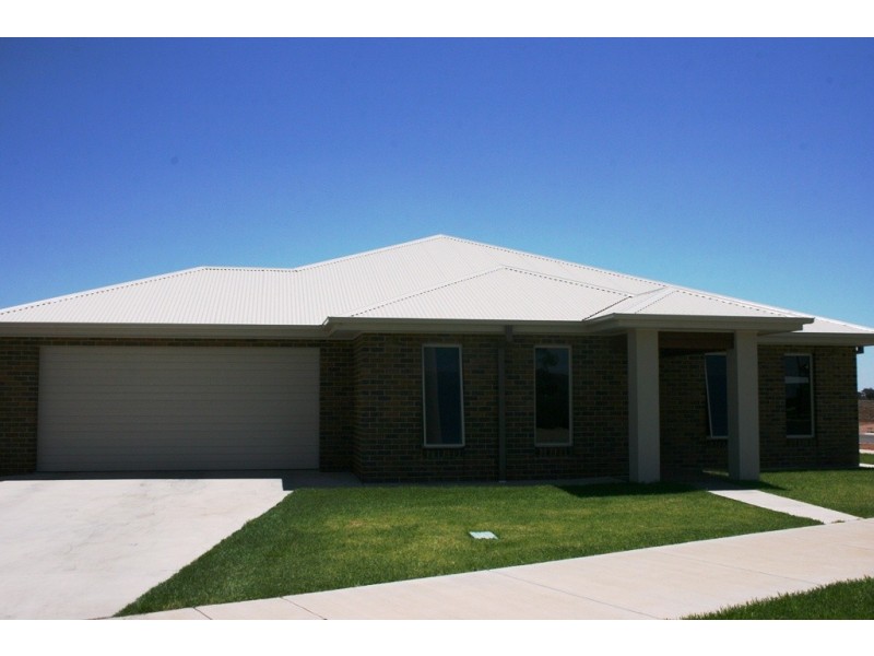 27 Boobialla Drive, Swan Hill VIC 3585