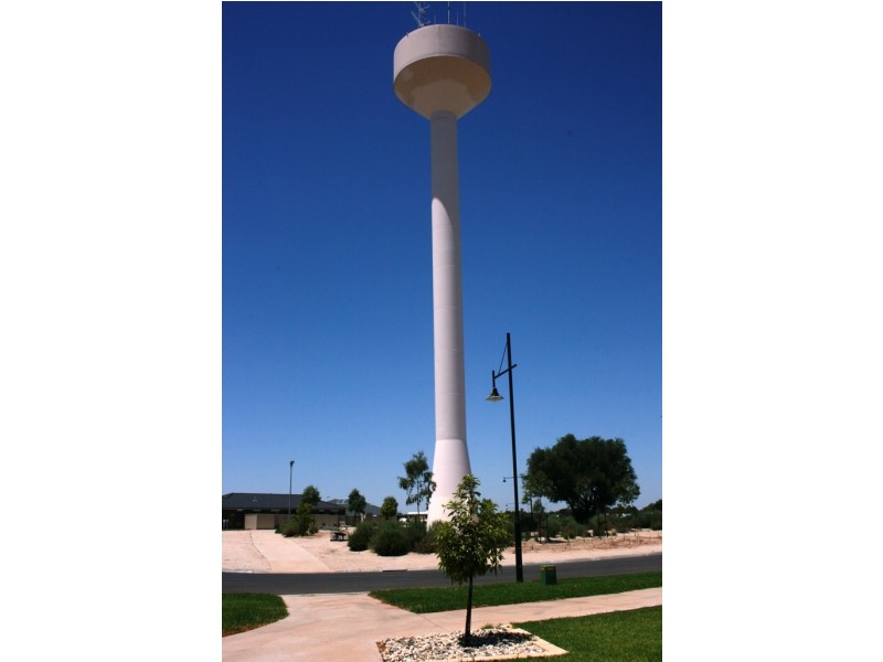 27 Boobialla Drive, Swan Hill VIC 3585