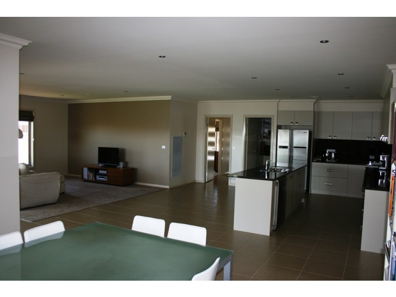 27 Boobialla Drive, Swan Hill VIC 3585