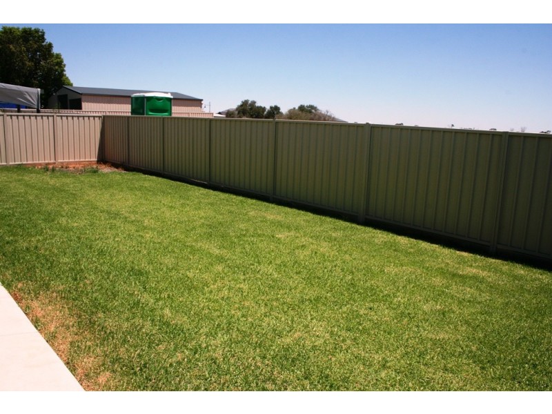27 Boobialla Drive, Swan Hill VIC 3585