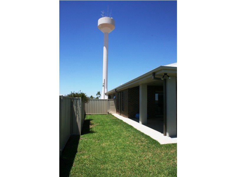 27 Boobialla Drive, Swan Hill VIC 3585