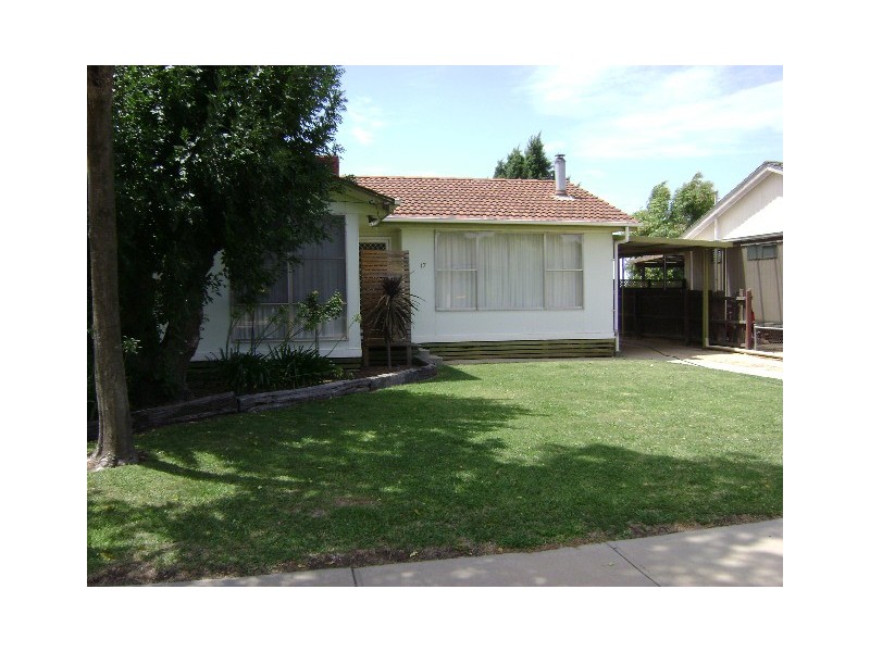17 McCann Cres, Kerang VIC 3579